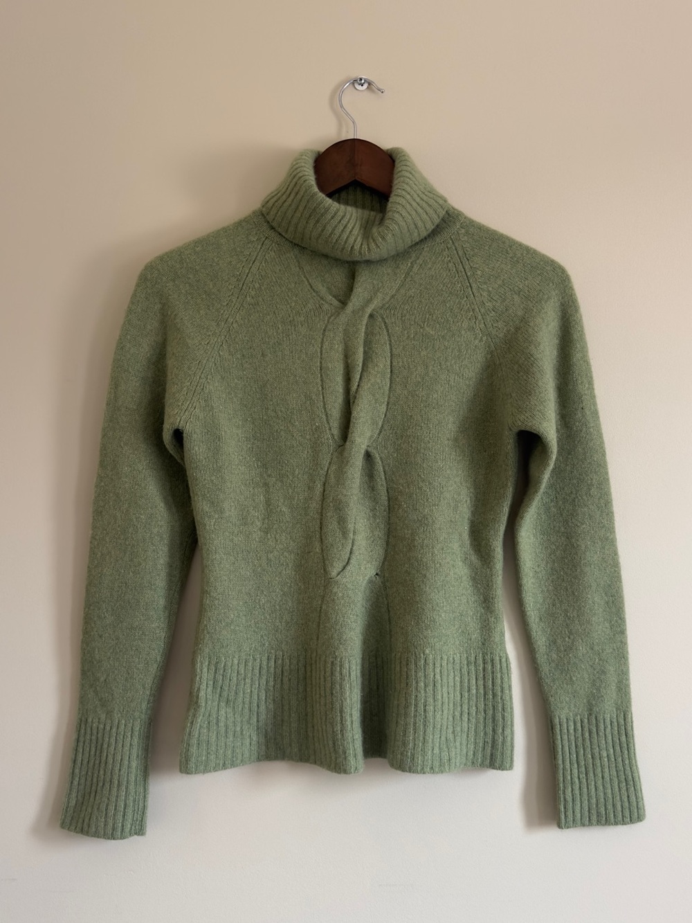 100% Cashmere Cable Knit Sweater in Green Apple
